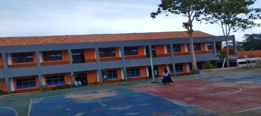 Generasi Unggul & Berkarakter
Mencetak lulusan yang siap kerja, mandiri, dan berwawasan luas.