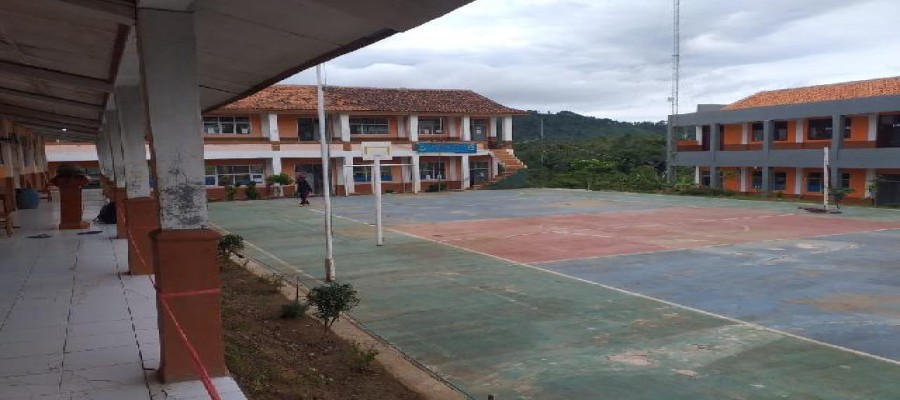 Kemitraan Industri Luas
Kurikulum selaras dengan kebutuhan nyata di dunia kerja masa kini.